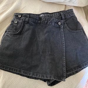 Zara black skort. Size small.
